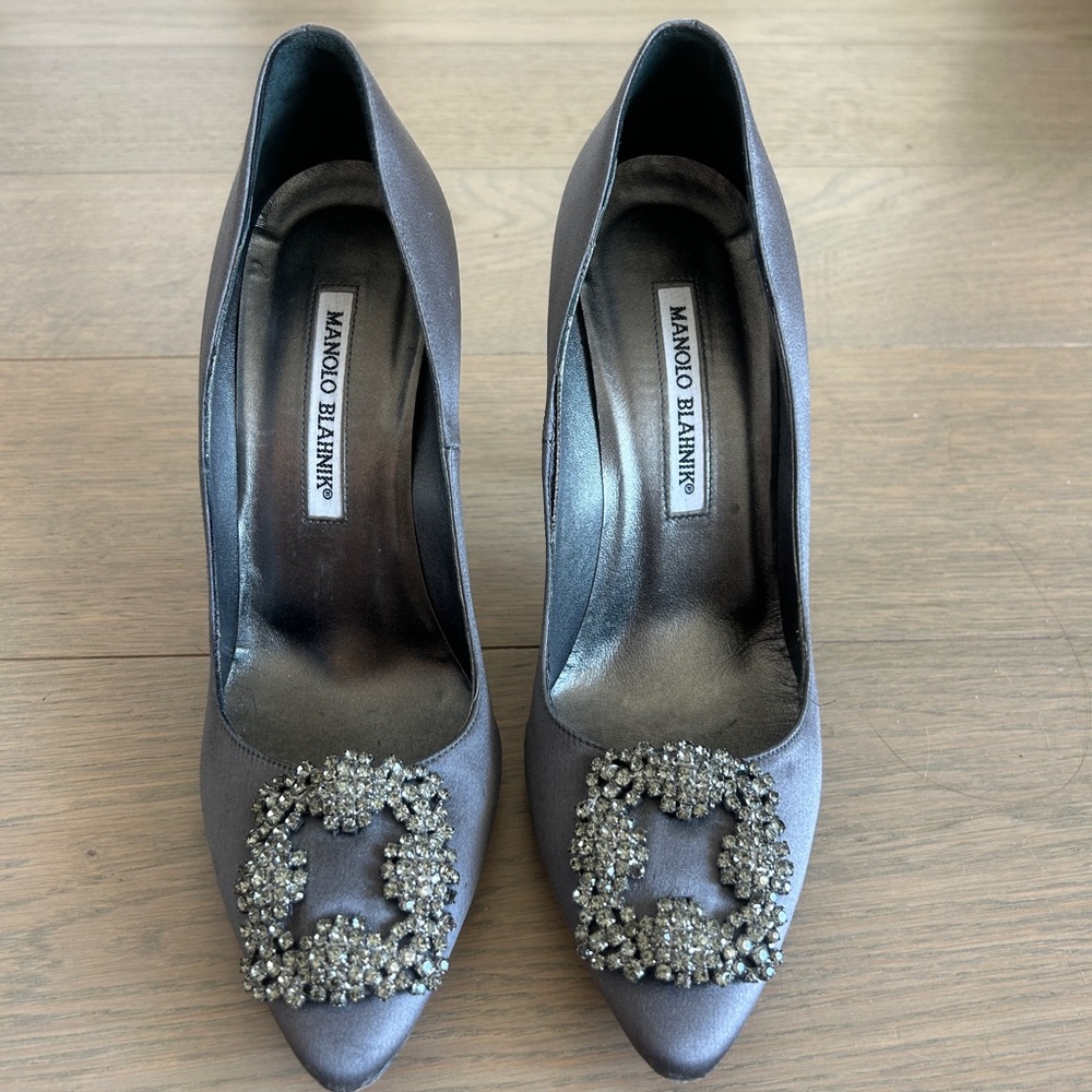 Iconic Manolo Blahnik Hangisi Pump Beautiful Condition